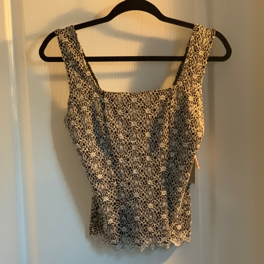Cute dressbarn square tank top size M.